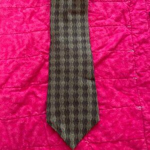 Vintage 100% Silk Made in the USA Van Heusen Tie Approx 58" Long x 3 3/4" Wide